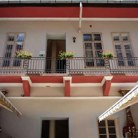 Fehar Pava Restaurant And Hotel 2*