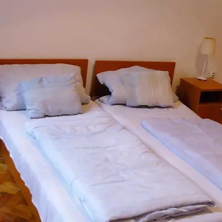 Hotel Fehar Pava Restaurant And Budapest